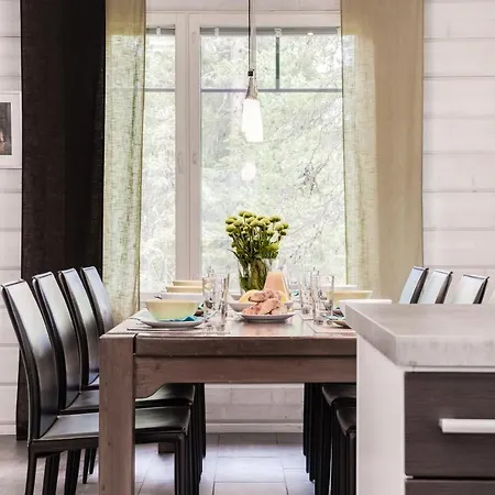 Rukan Lumikonpesae Villa Ruka